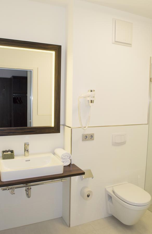 Dorfmeister Business Hotel B&B Weikersdorf am Steinfelde Chambre photo