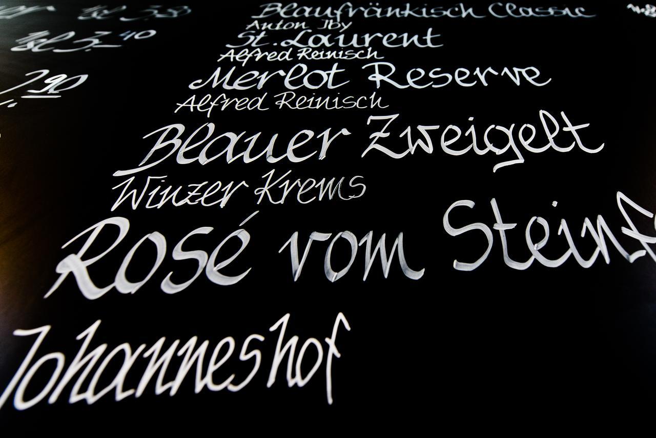 Dorfmeister Business Hotel B&B Weikersdorf am Steinfelde Extérieur photo