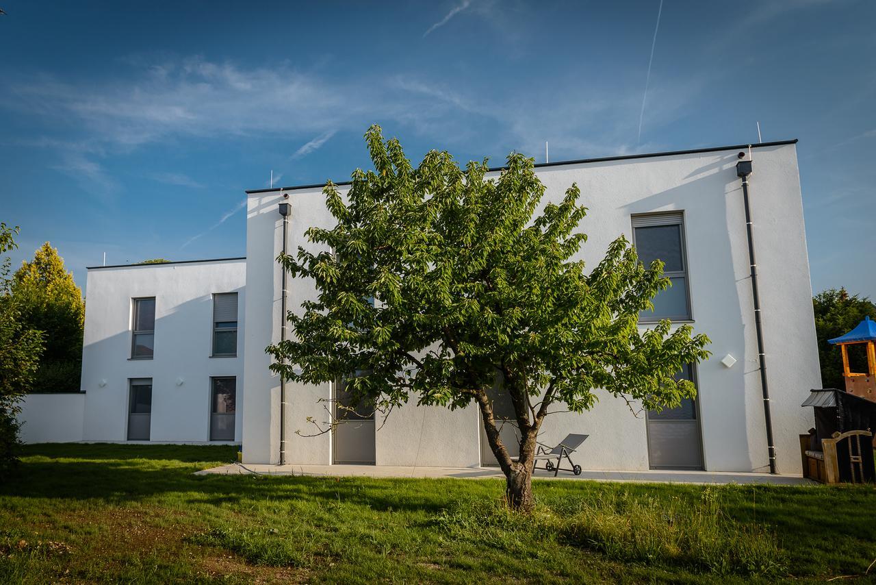 Dorfmeister Business Hotel B&B Weikersdorf am Steinfelde Extérieur photo