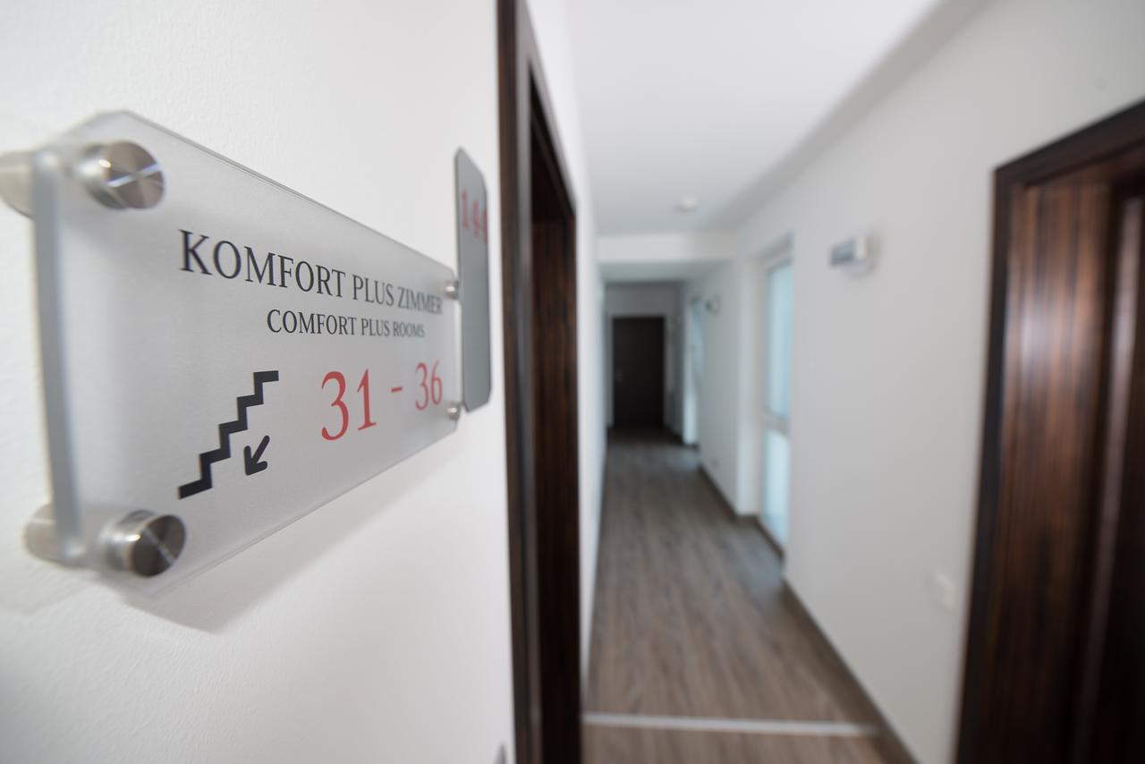 Dorfmeister Business Hotel B&B Weikersdorf am Steinfelde Extérieur photo